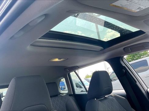 Used 2023 Toyota Corolla Cross LE w/ Moonroof Package AWD/4WD image 21