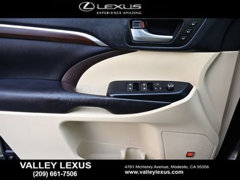Used 2016 Toyota Highlander Limited AWD/4WD image 10