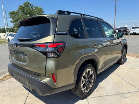 Certified 2026 Subaru Forester Premium w/ Base/Premium Plus Package AWD/4WD image 6