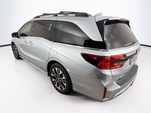 Used 2026 Honda Odyssey Elite image 3