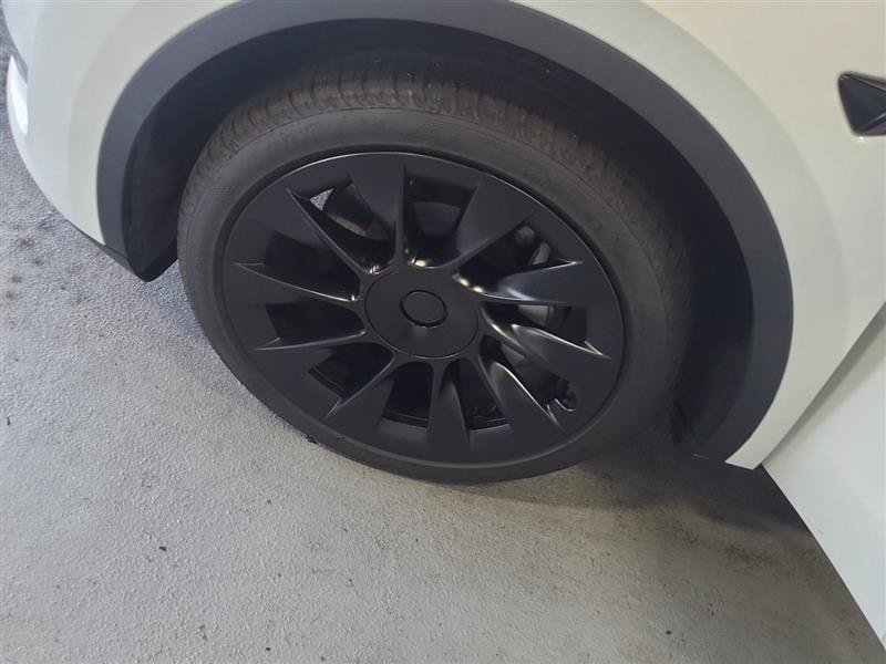 Used 2023 Tesla Model Y Long Range AWD/4WD image 5