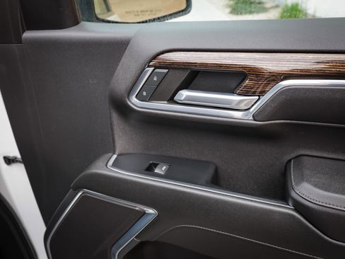 Used 2023 GMC Sierra 1500 SLE image 26