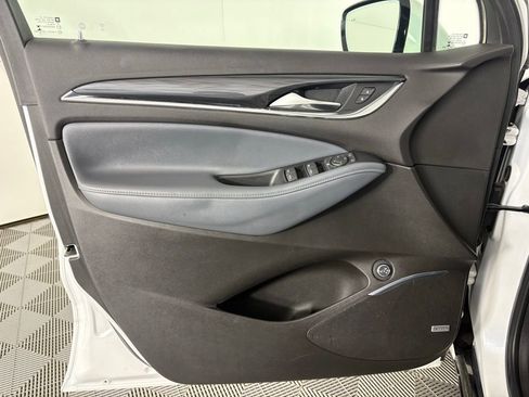 Used 2021 Buick Enclave Essence w/ Sport Touring Edition image 11