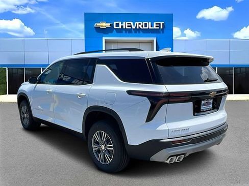 New 2026 Chevrolet Traverse LT w/ LPO, Floor Liner Package FWD image 5