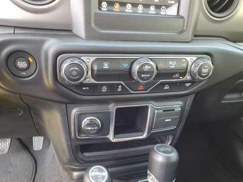 Used 2023 Jeep Wrangler Unlimited Sport AWD/4WD image 11