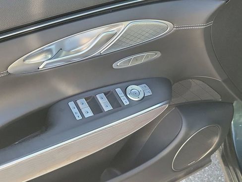 Used 2022 Genesis GV70 2.5T w/ Advanced Package image 43