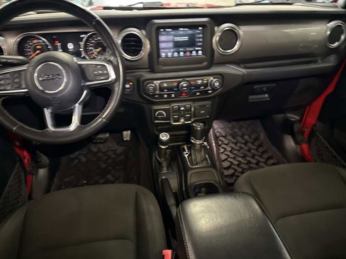 Used 2019 Jeep Wrangler Unlimited Sahara image 15