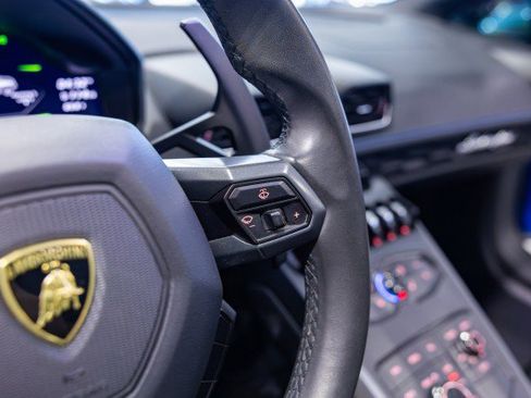 Used 2019 Lamborghini Huracan LP 580-2 image 38