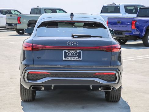 Used 2025 Audi Q5 Premium Plus w/ Premium Plus AWD/4WD image 5