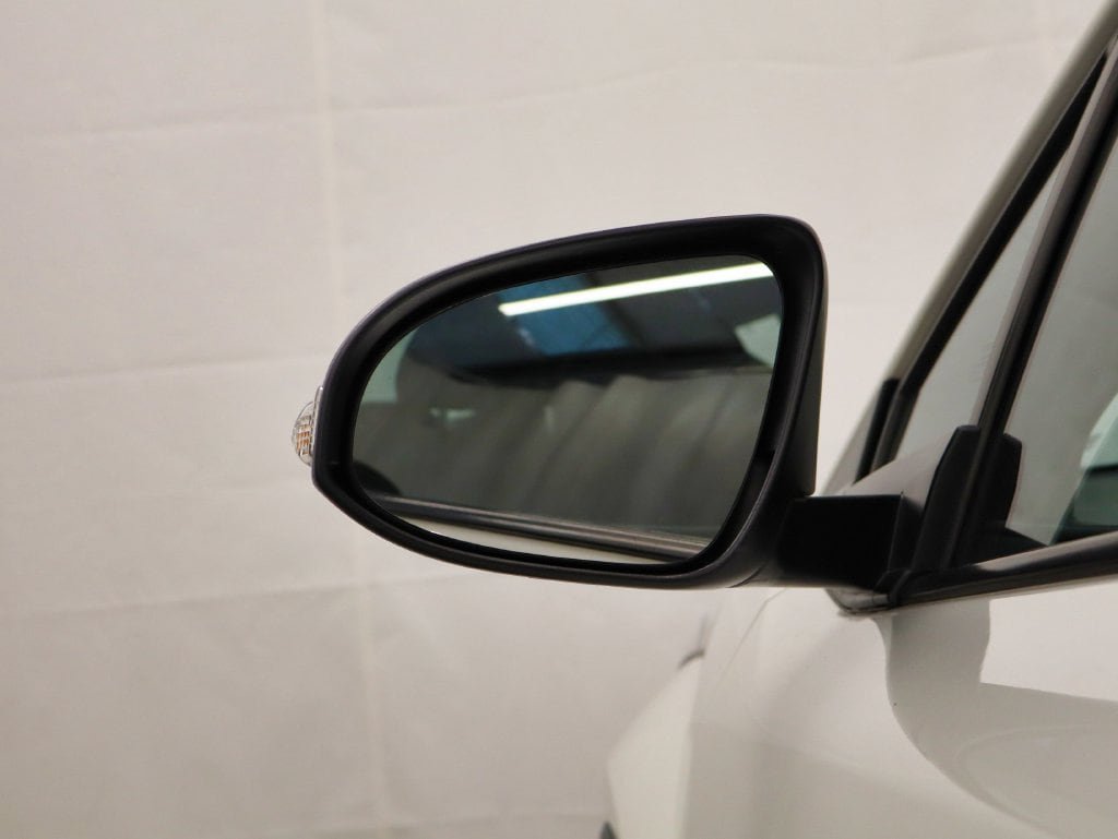Used 2021 Toyota C-HR LE FWD image 16