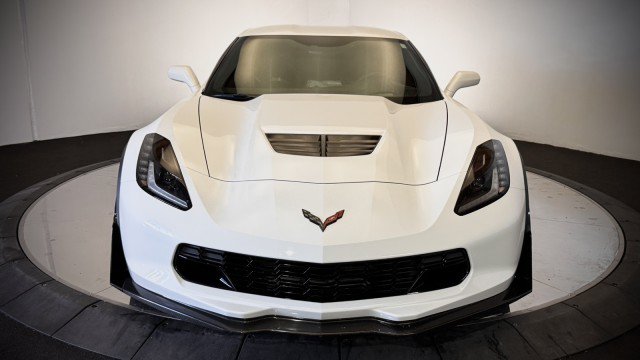 Used 2015 Chevrolet Corvette Z06 w/ 3LZ Preferred Equipment Group RWD image 21