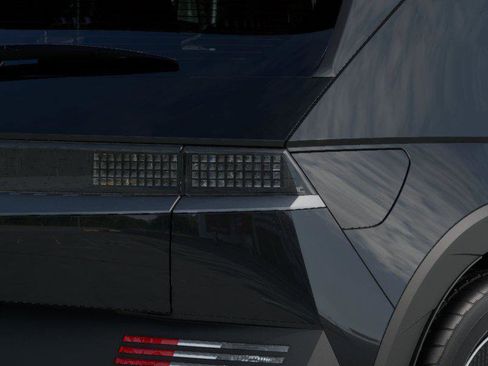 New 2025 Hyundai Ioniq 5 SE image 10
