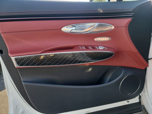 Used 2025 Genesis GV70 3.5T Sport w/ Sport Prestige Package image 15