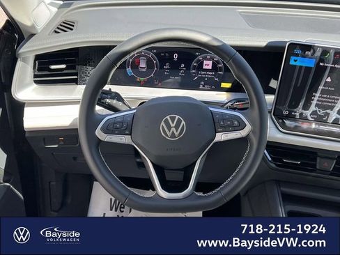 New 2026 Volkswagen Tiguan SE AWD/4WD image 19
