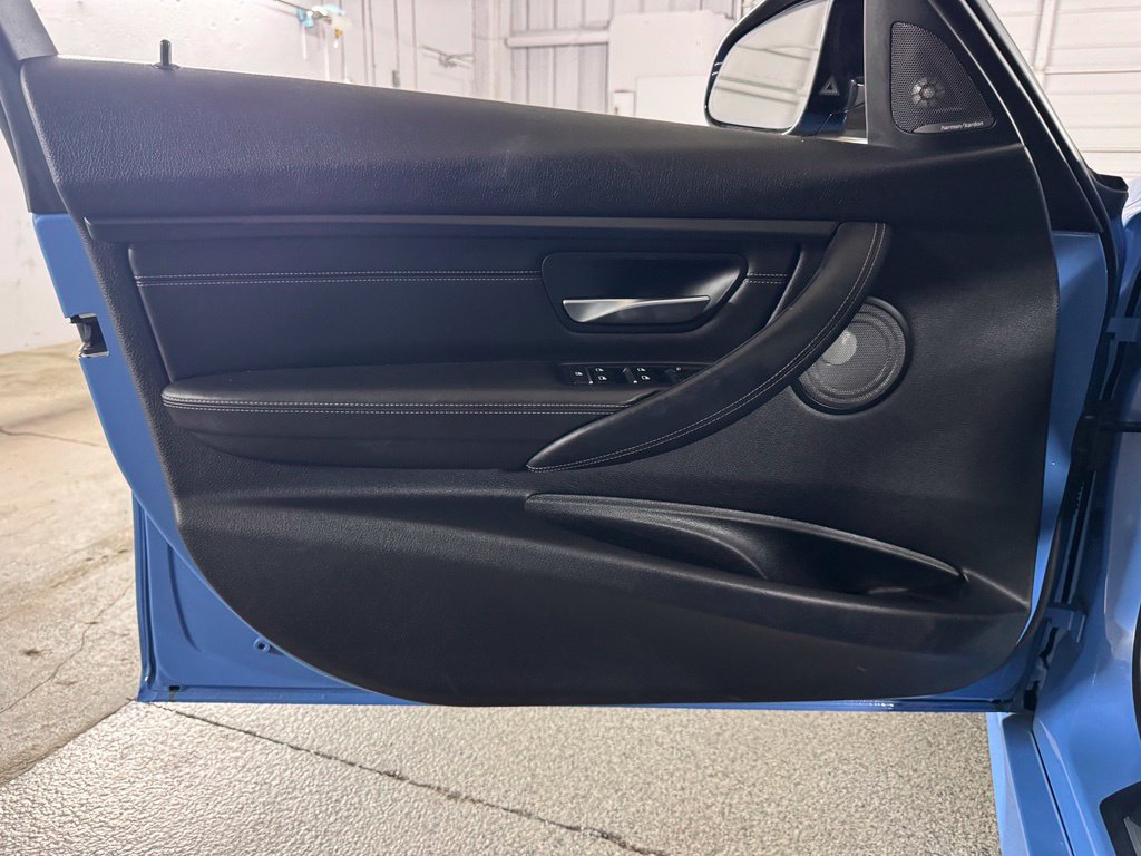 Used 2017 BMW M3 RWD image 38