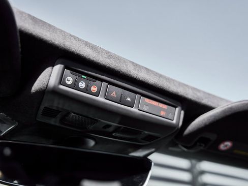 Used 2024 Chevrolet Corvette Stingray Premium Conv w/ Z51 Performance Package image 72