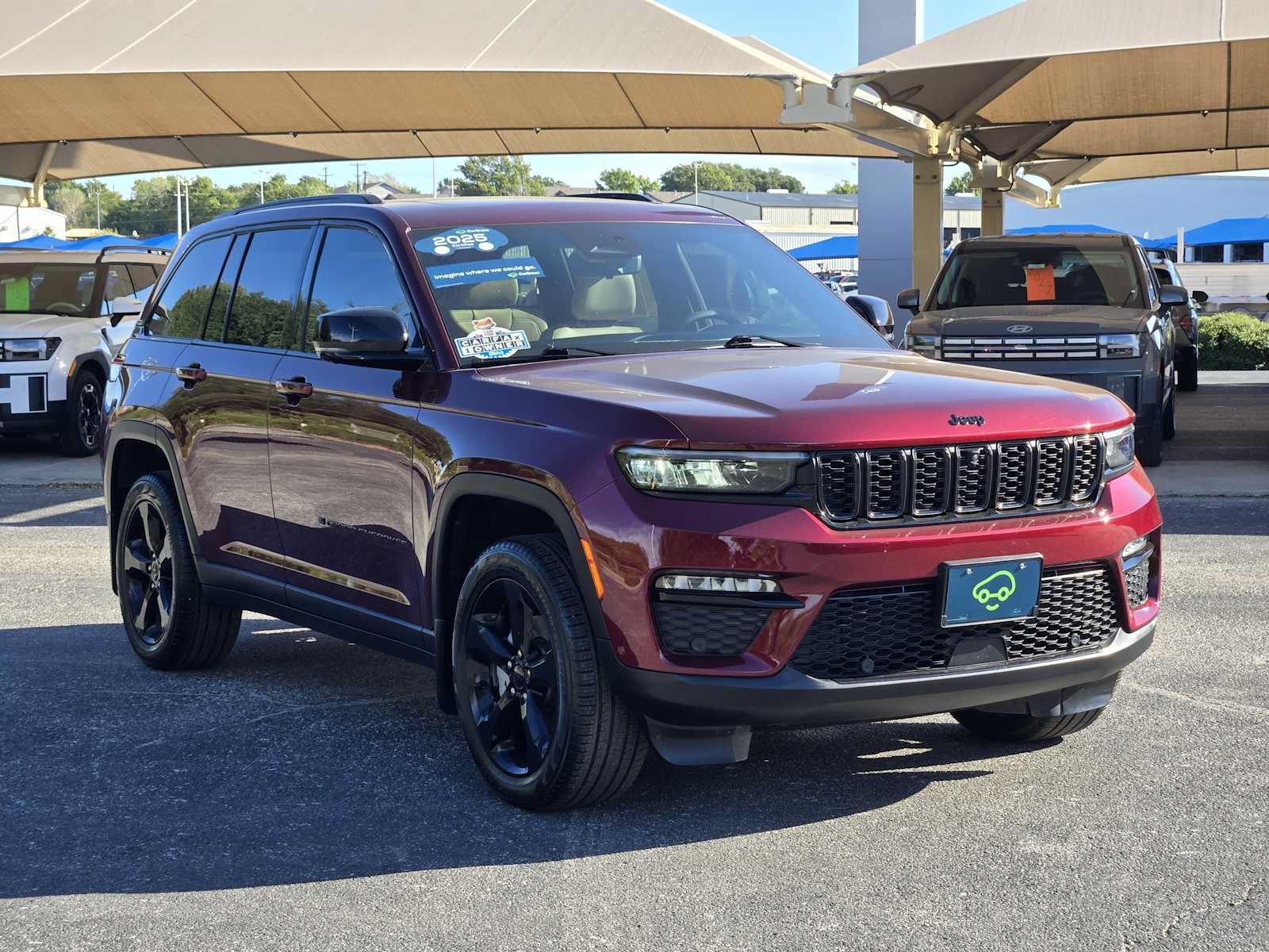 Used 2025 Jeep Grand Cherokee Limited w/ Luxury Tech Group II AWD/4WD image 3