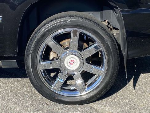 Used 2012 Cadillac Escalade Luxury AWD/4WD image 8