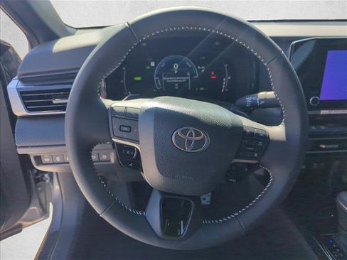 Used 2026 Toyota Camry SE FWD image 16