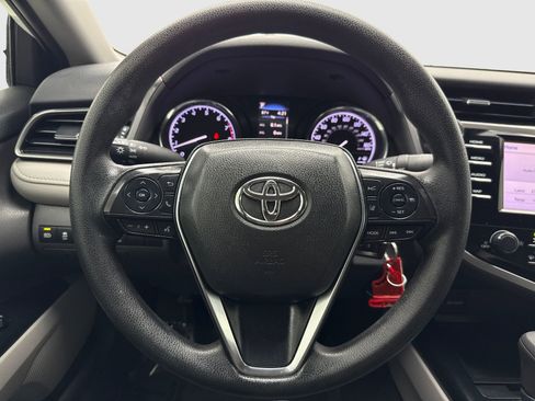 Used 2019 Toyota Camry LE FWD image 19