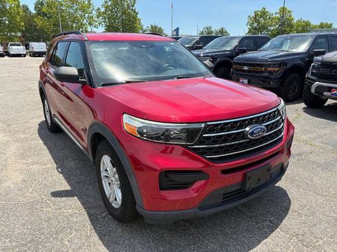 Certified 2020 Ford Explorer XLT RWD image 3