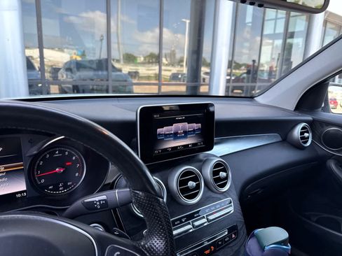 Used 2017 Mercedes-Benz GLC 300 4MATIC image 9