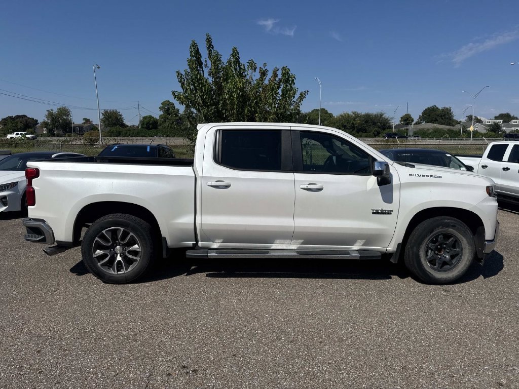 Used 2020 Chevrolet Silverado 1500 LT w/ Texas Edition RWD image 16