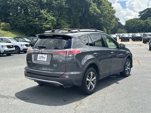 Used 2016 Toyota RAV4 XLE w/ Four Season Floor Mat Package AWD/4WD image 7
