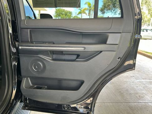 Used 2024 Ford Expedition XLT AWD/4WD image 31