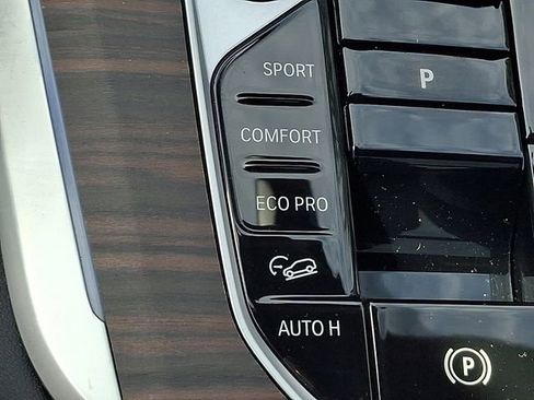 Used 2025 BMW X5 xDrive40i w/ Parking Assistance Package image 25