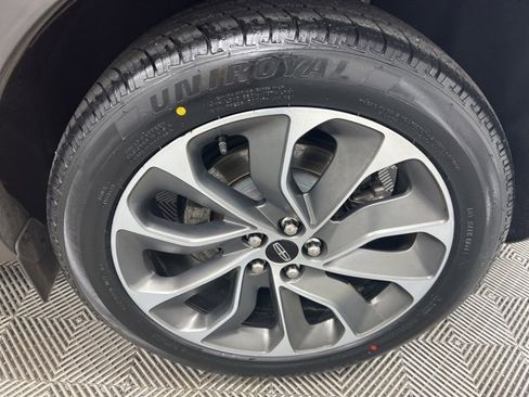 Certified 2023 Lincoln Nautilus Reserve image 10