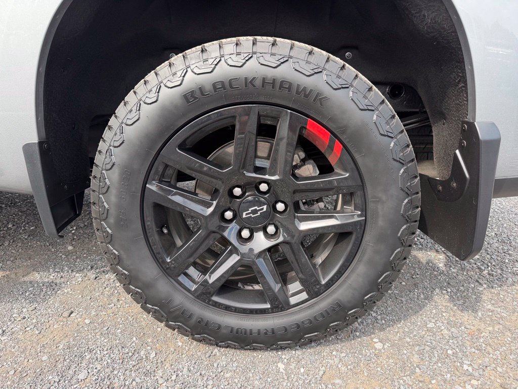 Used 2024 Chevrolet Silverado 1500 RST w/ Redline Edition AWD/4WD image 16