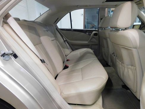 Used 1999 Mercedes-Benz E 320 4MATIC Sedan image 49