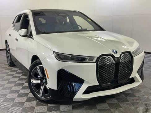 Certified 2023 BMW iX xDrive50 w/ Premium Package AWD/4WD image 38