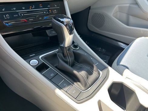 New 2026 Volkswagen Jetta SE FWD image 37