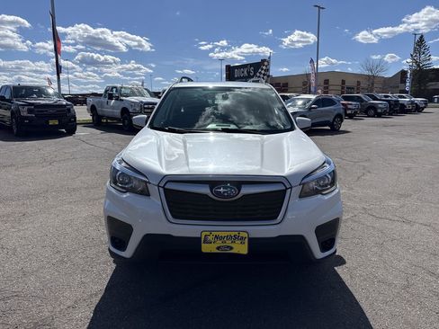 Used 2019 Subaru Forester Premium w/ All-Weather Package AWD/4WD image 3
