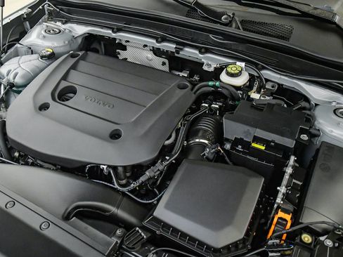 Certified 2026 Volvo XC40 B5 Plus w/ Protection Package Premier AWD/4WD image 27