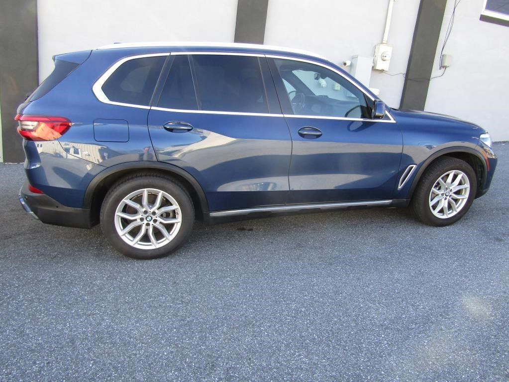 Used 2019 BMW X5 xDrive40i w/ Convenience Package AWD/4WD image 3