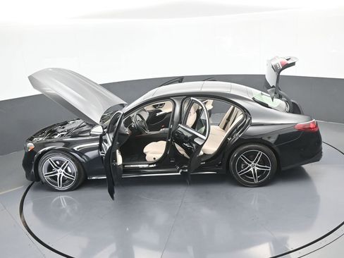 Used 2025 Mercedes-Benz E 350 4MATIC Sedan image 70