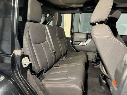 Used 2013 Jeep Wrangler Unlimited Sahara w/ Connectivity Group AWD/4WD image 26