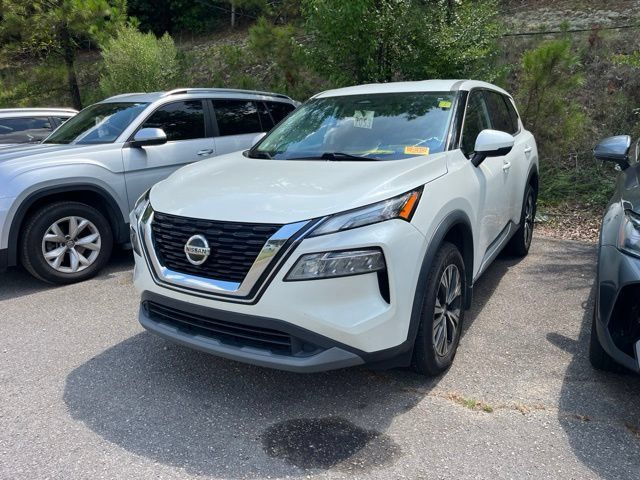 Used 2021 Nissan Rogue SV FWD image 2