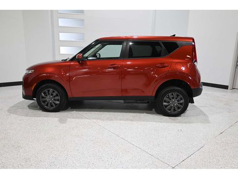 Used 2020 Kia Soul LX FWD image 9