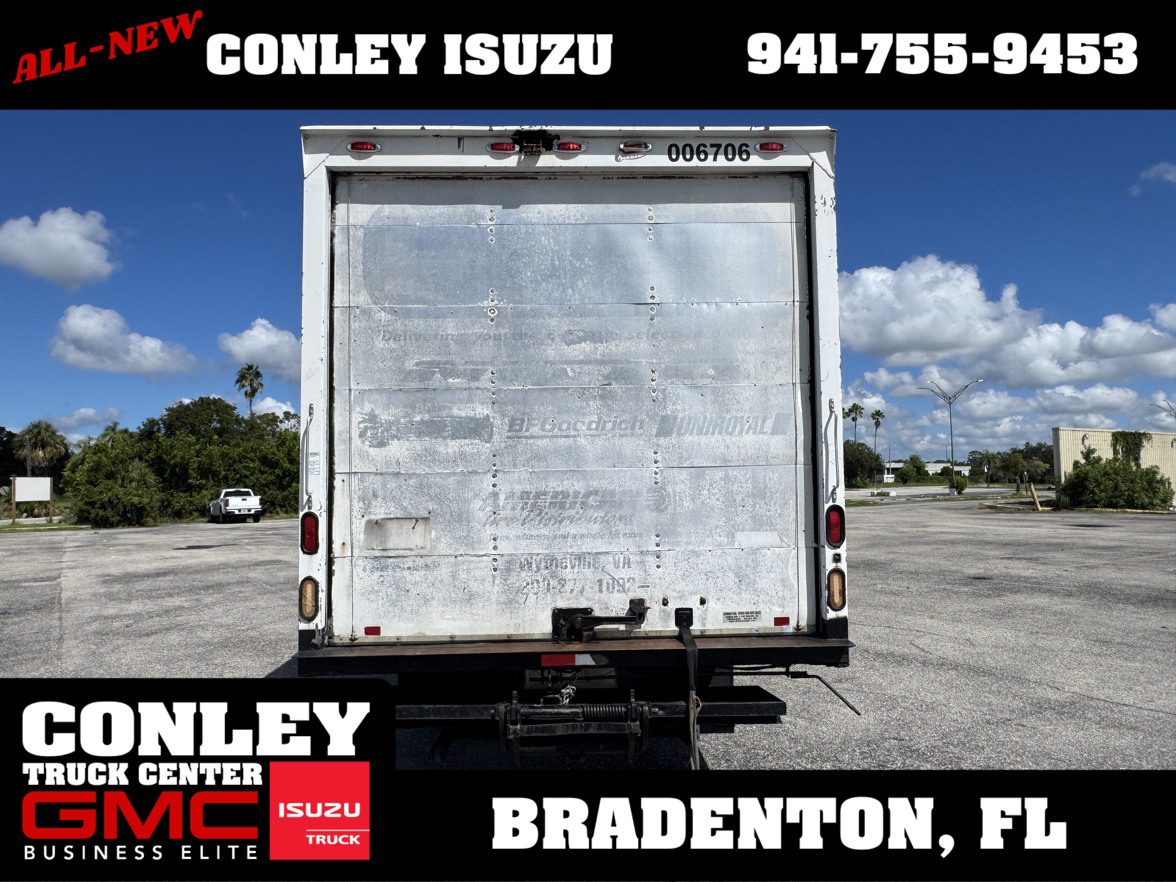 Used 2023 Isuzu NPR RWD image 6