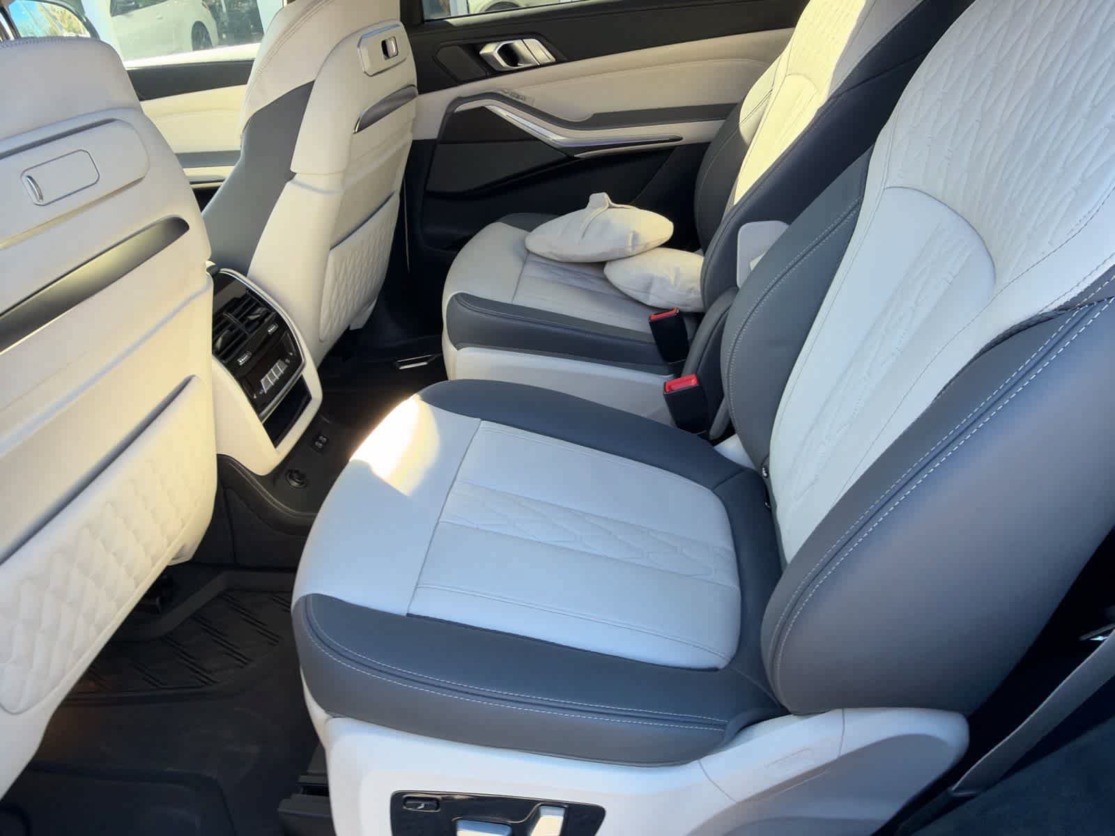 Used 2024 BMW X7 M60i w/ Executive Package AWD/4WD image 10