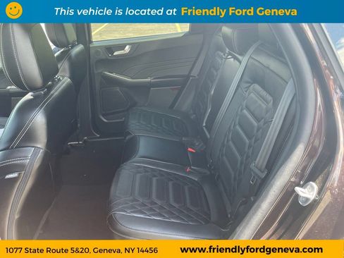 Used 2023 Ford Escape Platinum w/ Premium Technology Package AWD/4WD image 29