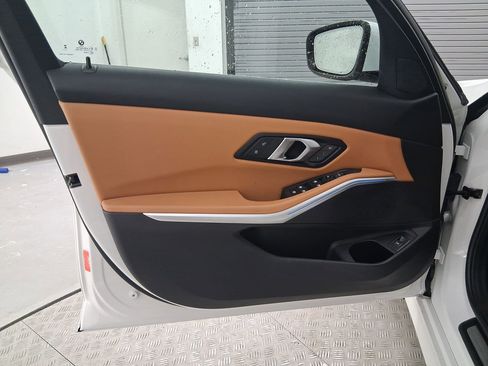 Certified 2024 BMW 330i Sedan w/ Premium Package image 12