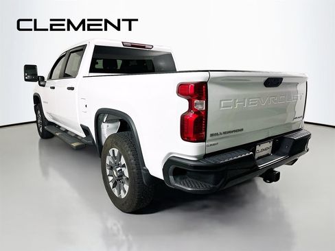 Used 2024 Chevrolet Silverado 2500 Custom w/ Custom Convenience Package AWD/4WD image 10