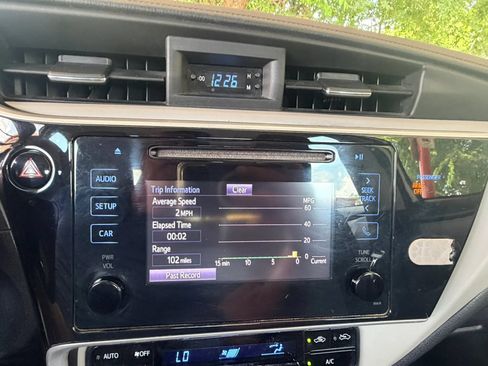 Used 2018 Toyota Corolla LE w/ Carpet Mat Package (TMS) FWD image 13