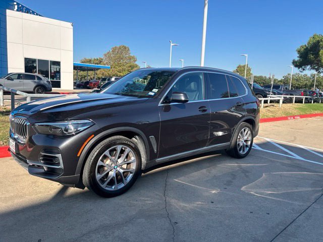 Used 2022 BMW X5 xDrive40i w/ Premium Package AWD/4WD image 2