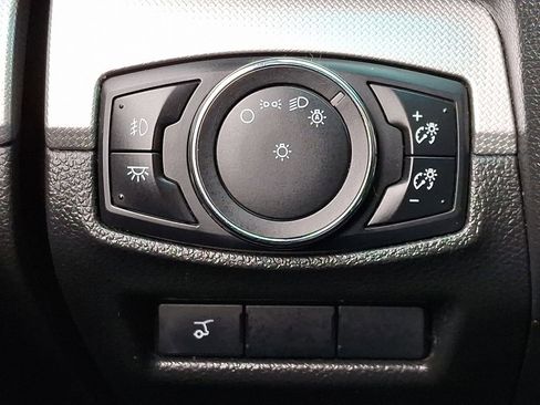 Used 2015 Ford Explorer XLT w/ Equipment Group 202A image 29